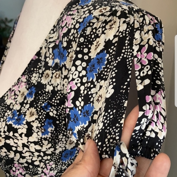 LG Silk Floral Blouse - Picture 2 of 5